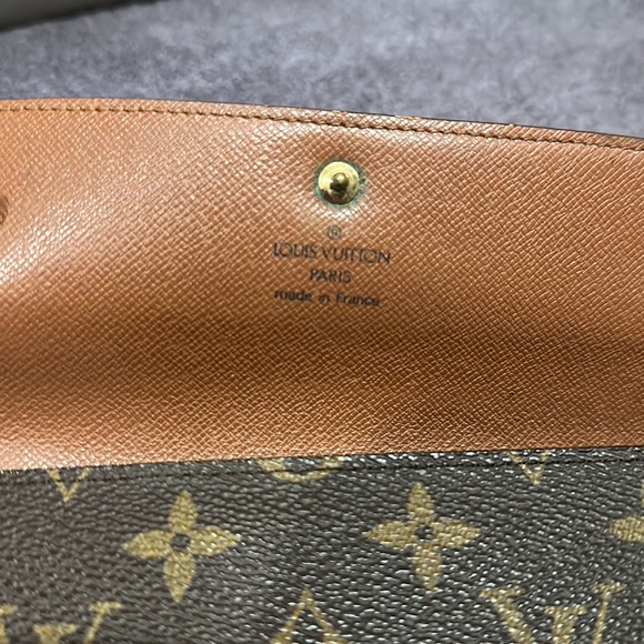 Luis Vuitton wallet. - Picture 6 of 17